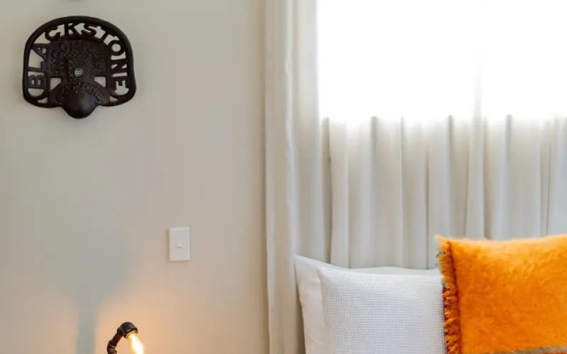 Poshtel