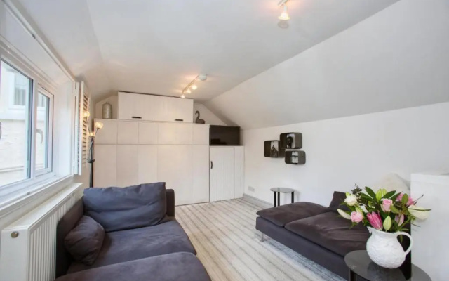Fantastic 1BD Hideaway, 2 Minutes to the Sea
