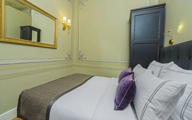 Sophisticatedly Decorated 2 Bedroom Apartment in Galata