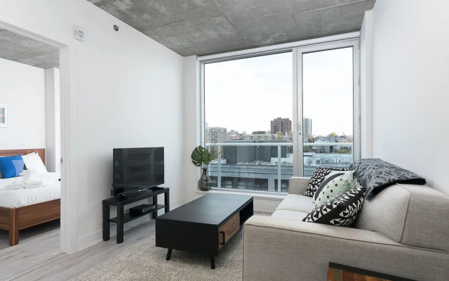 Grand 1BR in Festival Quarter by Sonder