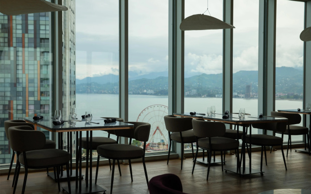 Radisson Blu Hotel Батуми