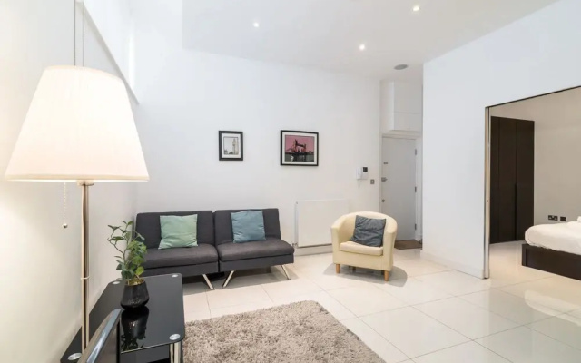 Modern 1BR Home in Kings Cross! 3 Guests