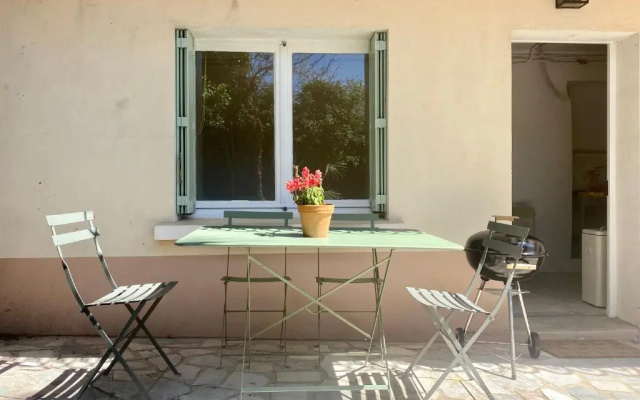 Gîte Le Palmier - Perfectly located cosy studio with private garden