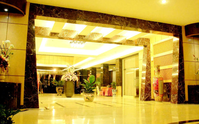 Grand Rocky Hotel