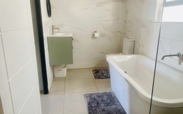 Room in B&B - Trendybliss Guest House - N0296