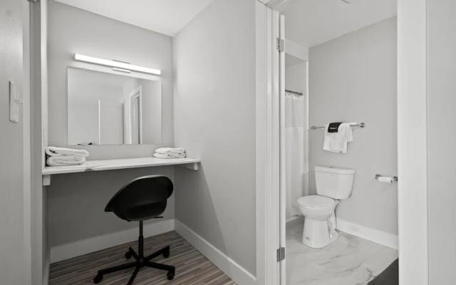 A Unique 2BR 2BA Stay