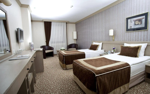 Sergah Hotel