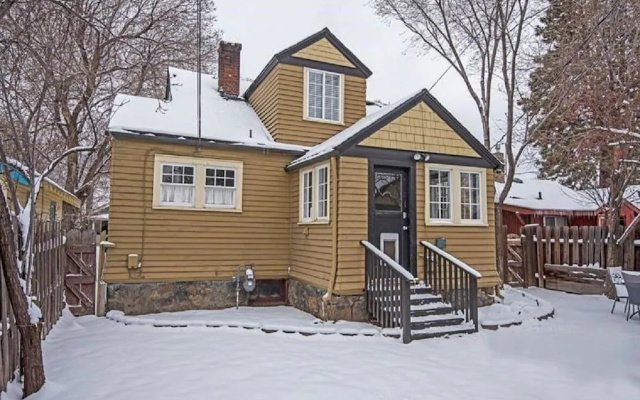 Farewell Bend House