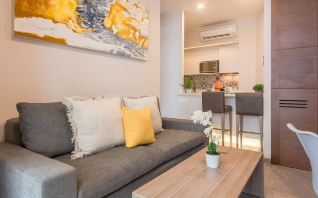 LUXURY 1-bdr -ROOFTOP POOL-GYM-PARK G310