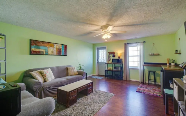 Cozy & Convenient Staunton Abode: Great Location!