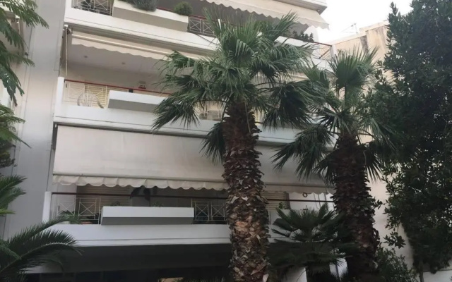 Two Bedroom Apartment Near Alimos Marina !