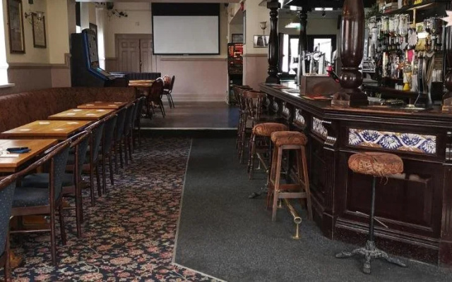 Tadross Hotel