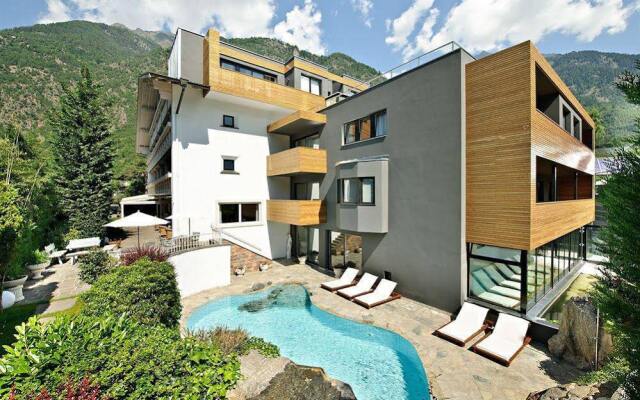 Design Hotel Tyrol Парчинес вид на фасад