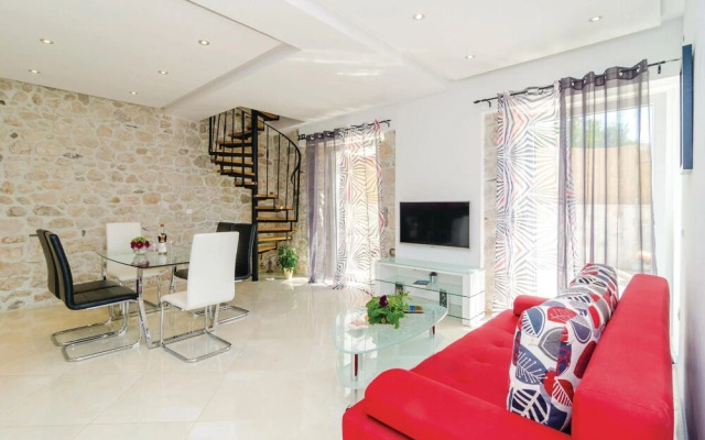 Awesome Home in Dubravka With Wifi and 5 Bedrooms