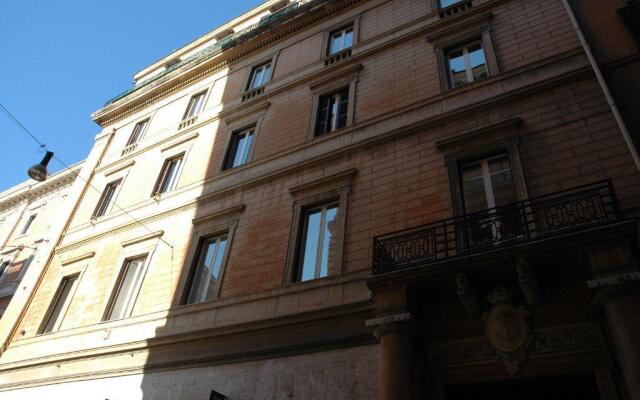 Отель Residenza Montecitorio вид на фасад