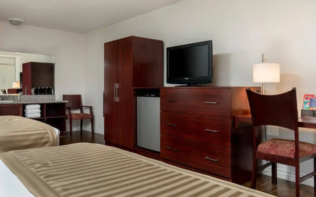 Kings Inn Anaheim at the Park & Convention Center