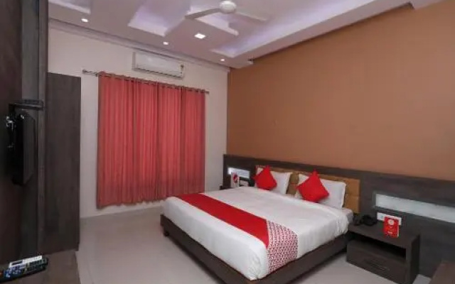 OYO 19810 Golden Bagh Resort