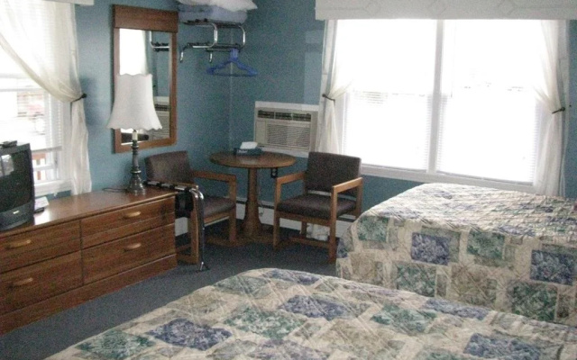 Colonial Inn & Creamery