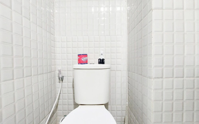 Homey And Warm Studio Apartment At Mansyur Residence