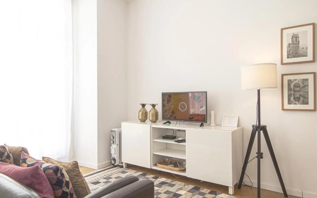 Baixa chiado 2 bedroom duplex apt with elevator