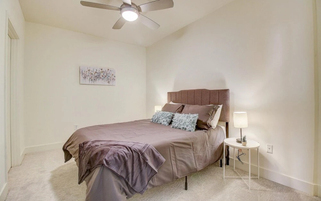 FRONTDESK The VUE Apts Uptown Charlotte