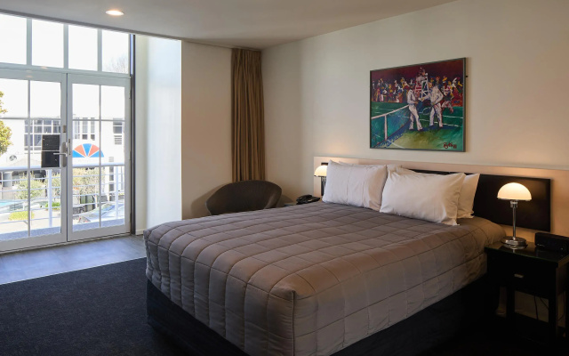 Pavilions Hotel