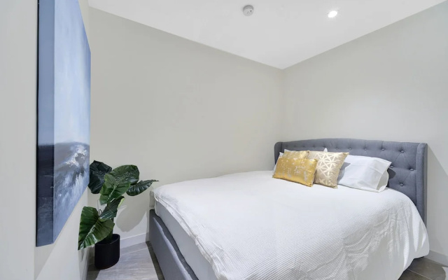 New Luxury Manhattan style in heart of CBD