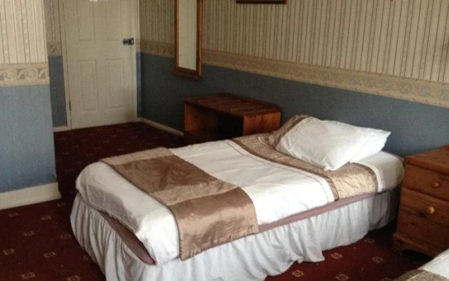 The Royal Victoria & Bull Hotel