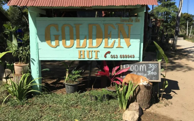 Golden Hut -Chill Bungalows in town黄金泰式传统独栋小屋