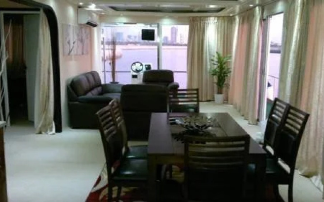 Jawhara Marines Floating Suite