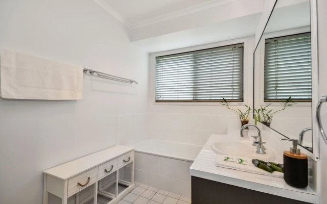 Maroochydore Family Home plus pool