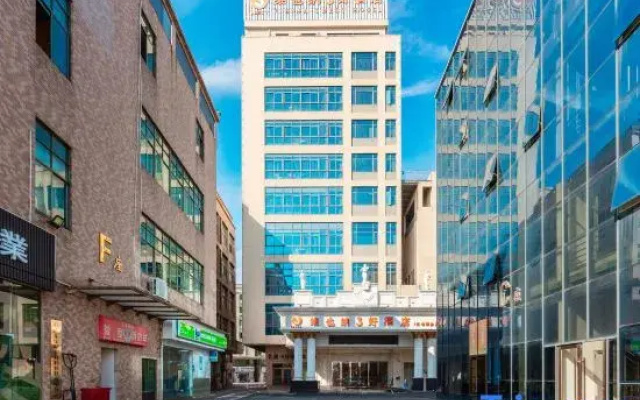 Yiqu · S Light Luxury Esports Hotel (Daojiao Branch)