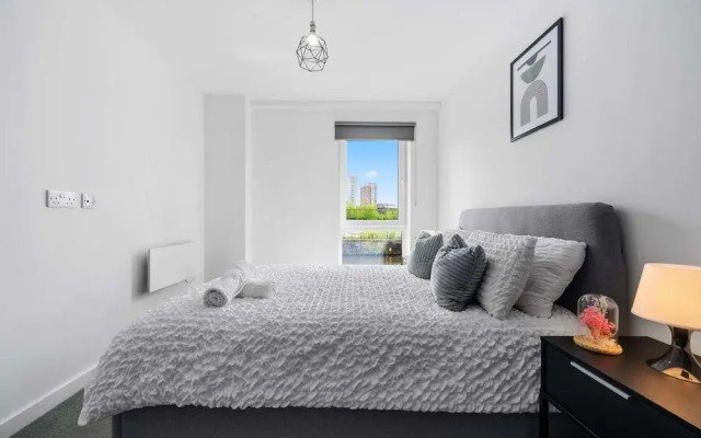 Manchester - Apartment - Sleeps 5 - Parking
