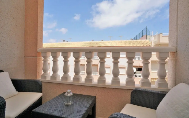 7 Mins From The Beach, Shared Pool Free Wifi