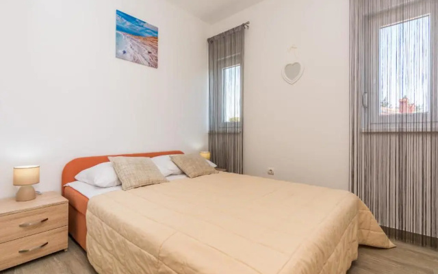 Pasko 2 modern furnished ap for 7