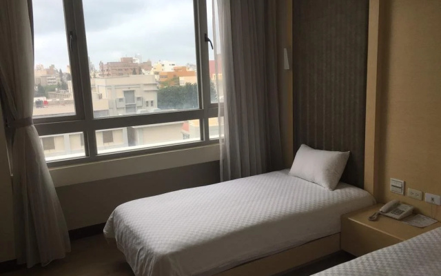 Happy Hotel