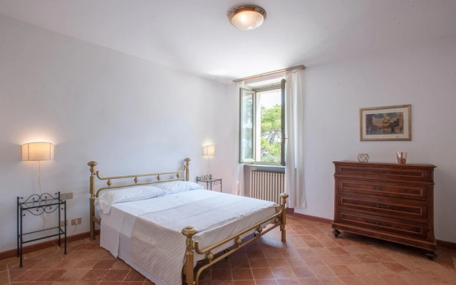 Beautiful Apartment in Pesaro With Wifi and 4 Bedrooms