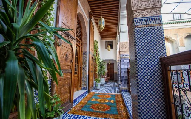 Отель Riad Myra Hotel Марокко, Фес - отзывы, цены и фото номеров - забронировать отель Riad Myra Hotel онлайн вид на фасад