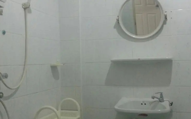Wanidas Room For Rent