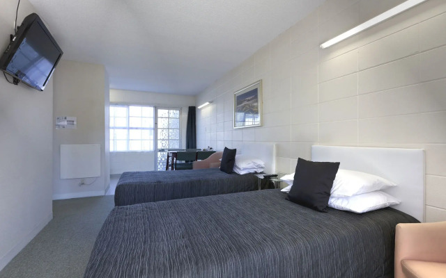 Tudor Motor Lodge
