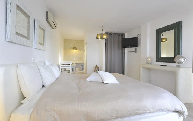 Aris Apartments