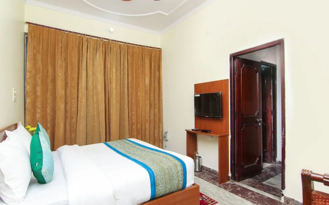 OYO 12338 Hotel Venus Inn