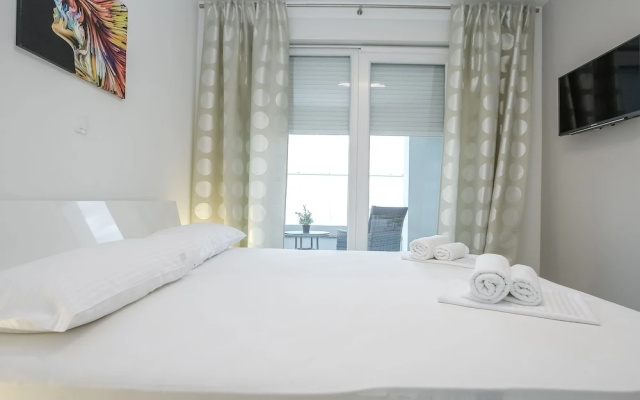 Apartments Tomana