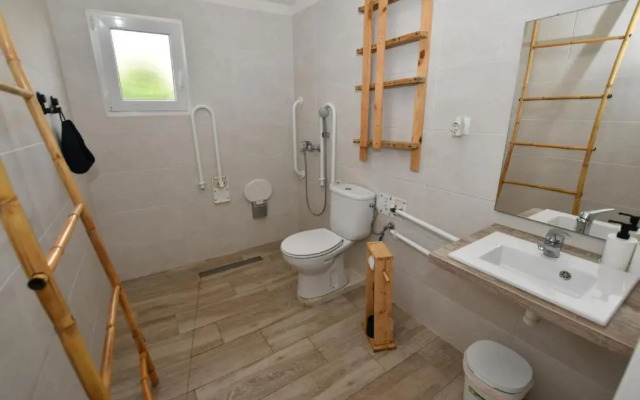 Zenia Hostel