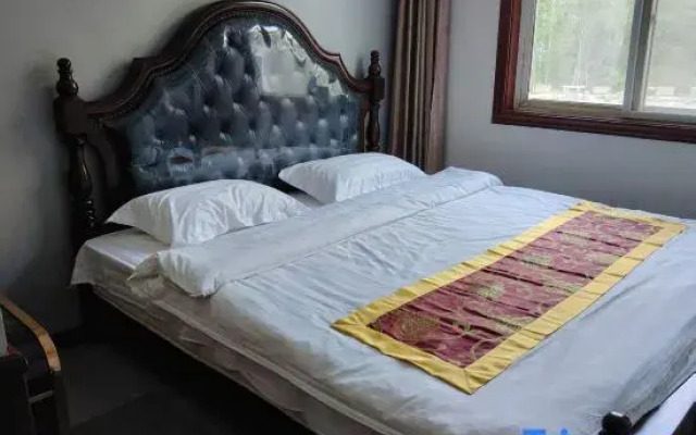 Yunmeng Hotel