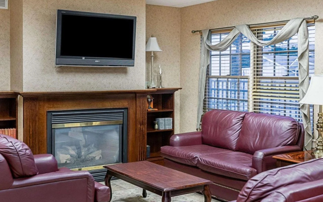 Quality Inn And Suites Skyways