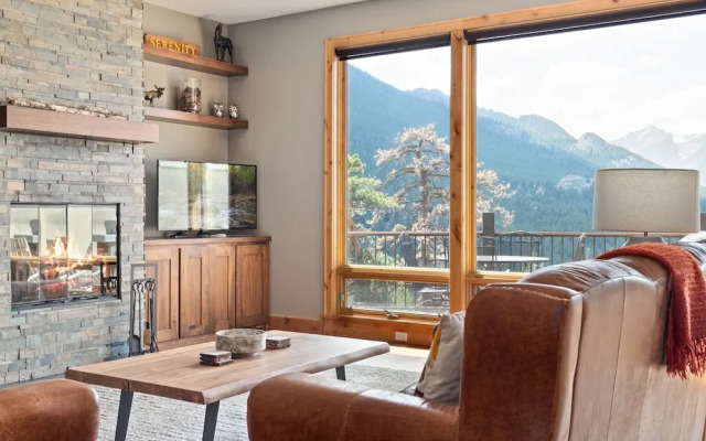 Serenity Luxury Vacation At Windcliff 3 Bedroom Home by RedAwning