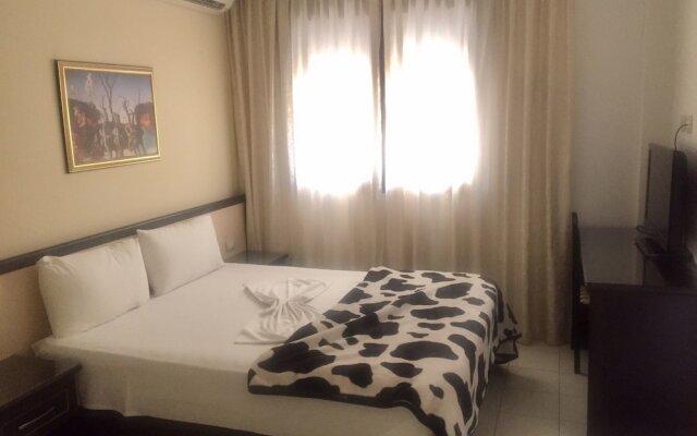 Sunrise Hotel Çameria вид на фасад