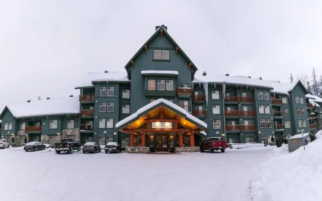 Snow Creek Lodge by Fernie Lodging Co