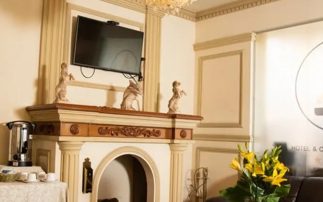 Hotel La Colonia
